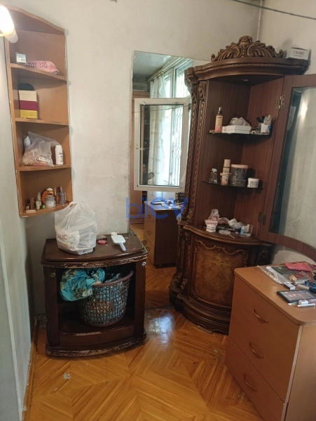 Satış 1 otaqlı Köhnə Tikili bina evi  50m², Bakı
