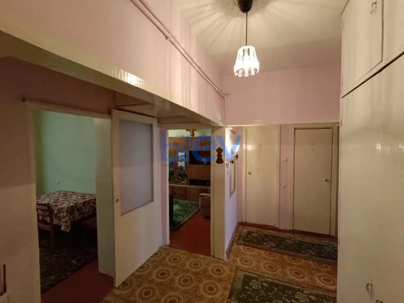 Satış 3 otaqlı Köhnə Tikili bina evi  72m², Bakı