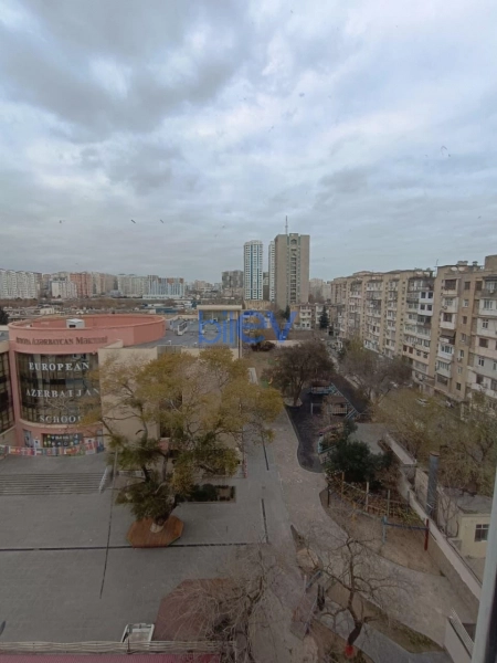 Satış 3 otaqlı Köhnə Tikili bina evi  72m², Bakı