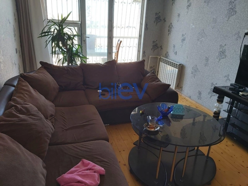 Satış 4 otaqlı Köhnə Tikili bina evi  100m², Bakı
