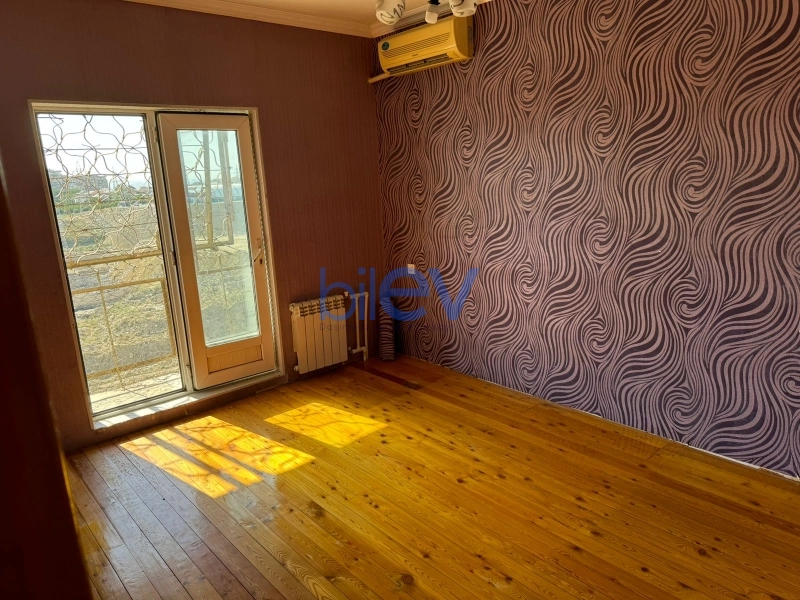 Satış 4 otaqlı Köhnə Tikili bina evi  100m², Bakı