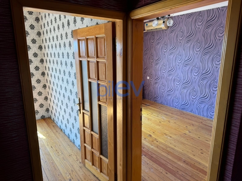 Satış 4 otaqlı Köhnə Tikili bina evi  100m², Bakı