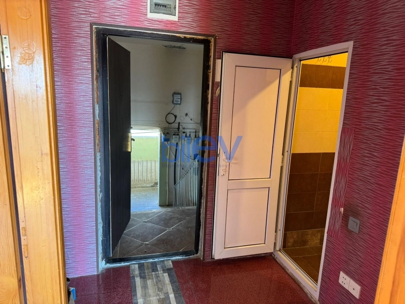 Satış 4 otaqlı Köhnə Tikili bina evi  100m², Bakı