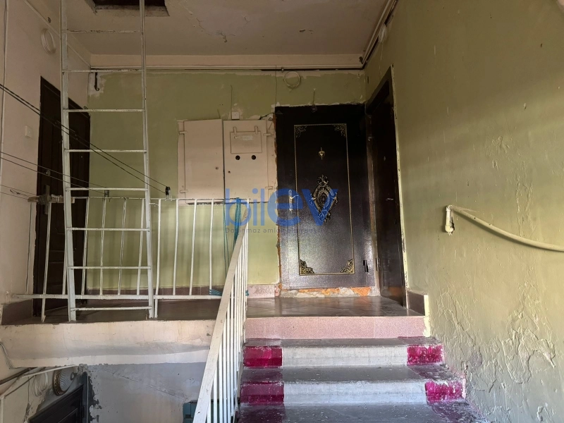 Satış 4 otaqlı Köhnə Tikili bina evi  100m², Bakı