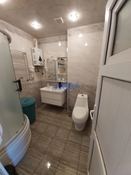 Satış 4 otaqlı Köhnə Tikili bina evi  100m², Bakı