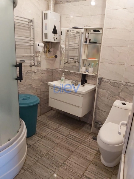 Satış 4 otaqlı Köhnə Tikili bina evi  100m², Bakı