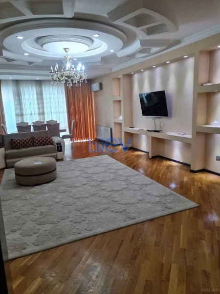Aylıq Kirayə 4 otaqlı Yeni Tikili bina evi  220m², Bakı