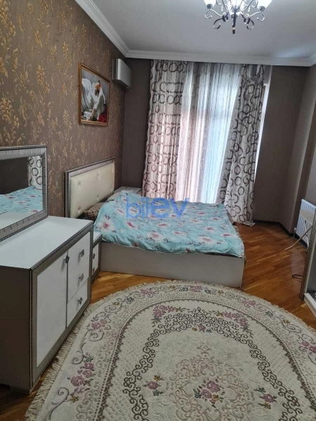 Aylıq Kirayə 4 otaqlı Yeni Tikili bina evi  220m², Bakı