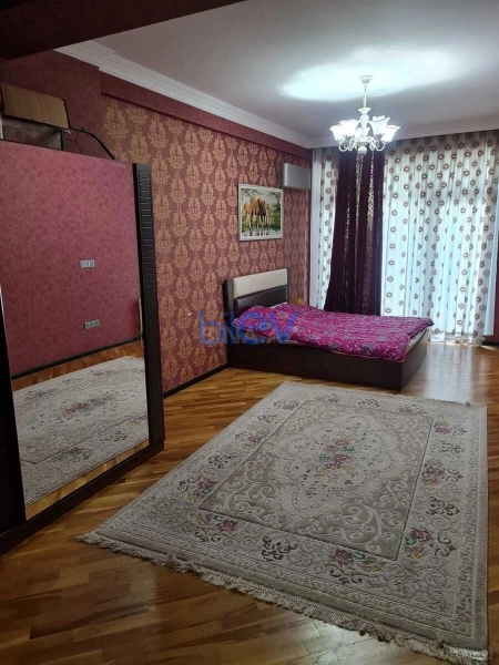 Aylıq Kirayə 4 otaqlı Yeni Tikili bina evi  220m², Bakı