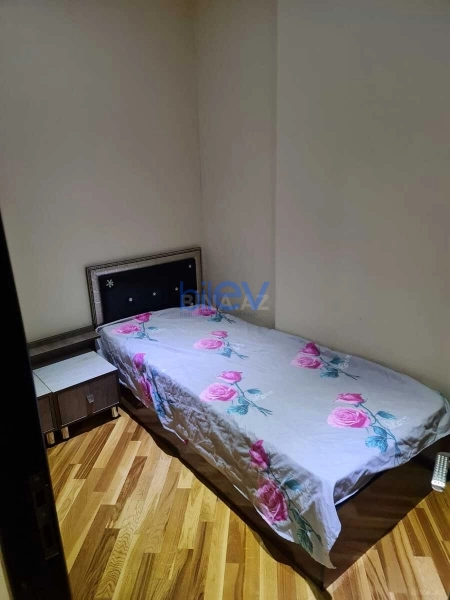 Aylıq Kirayə 4 otaqlı Yeni Tikili bina evi  220m², Bakı