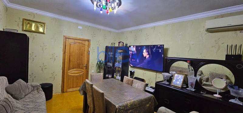 Satış 3 otaqlı Köhnə Tikili bina evi  70m², Bakı