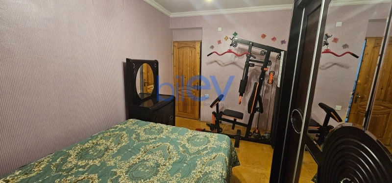 Satış 3 otaqlı Köhnə Tikili bina evi  70m², Bakı