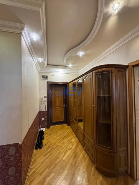 Satış 3 otaqlı Yeni Tikili bina evi  140m², Bakı