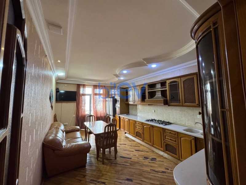 Satış 3 otaqlı Yeni Tikili bina evi  140m², Bakı
