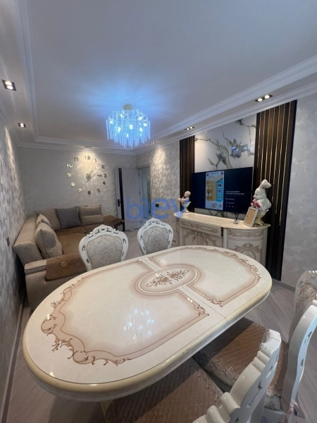 Aylıq Kirayə 3 otaqlı Köhnə Tikili bina evi  85m², Bakı
