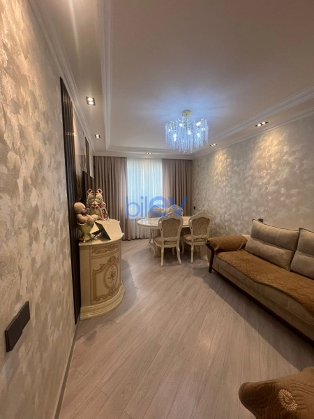 Aylıq Kirayə 3 otaqlı Köhnə Tikili bina evi  85m², Bakı