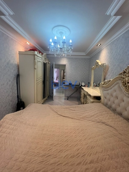 Aylıq Kirayə 3 otaqlı Köhnə Tikili bina evi  85m², Bakı