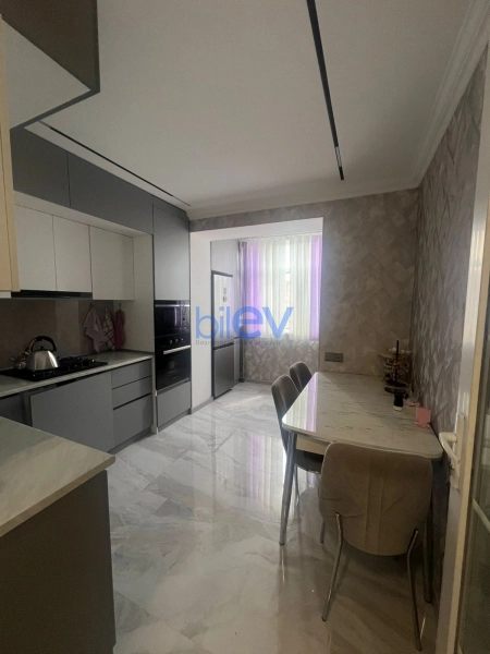 Aylıq Kirayə 3 otaqlı Köhnə Tikili bina evi  85m², Bakı