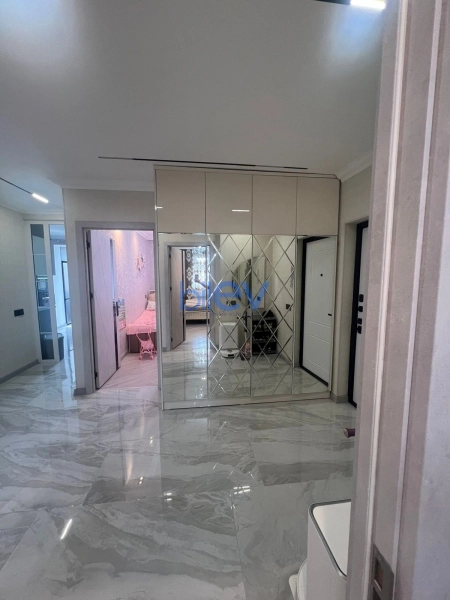 Aylıq Kirayə 3 otaqlı Köhnə Tikili bina evi  85m², Bakı