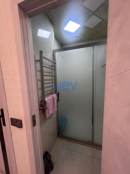 Aylıq Kirayə 3 otaqlı Köhnə Tikili bina evi  85m², Bakı