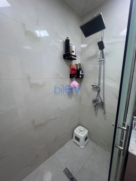 Aylıq Kirayə 3 otaqlı Köhnə Tikili bina evi  85m², Bakı