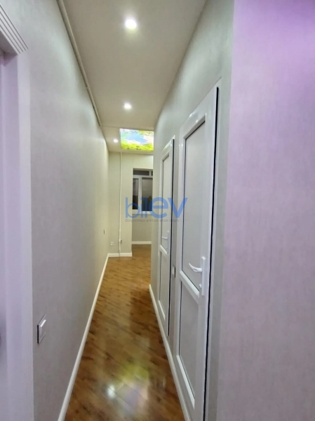 Satış 2 otaqlı Köhnə Tikili bina evi  60m², Bakı