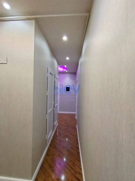 Satış 2 otaqlı Köhnə Tikili bina evi  60m², Bakı
