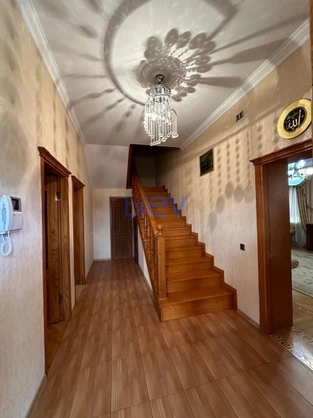 Aylıq Kirayə 8 otaqlı Villa  305m², Bakı