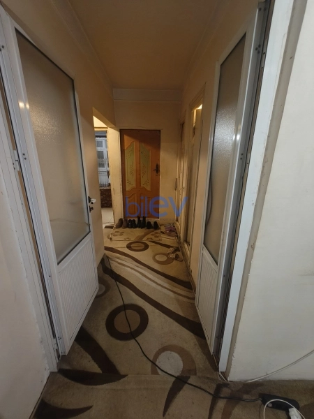 Satış 2 otaqlı Köhnə Tikili bina evi  65m², Bakı