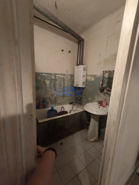 Satış 2 otaqlı Köhnə Tikili bina evi  65m², Bakı