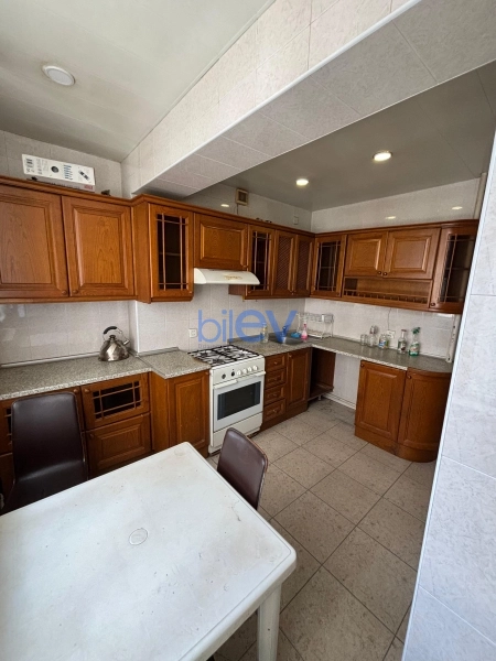 Aylıq Kirayə 4 otaqlı Köhnə Tikili bina evi  100m², Bakı