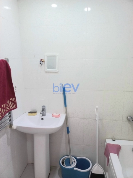 Aylıq Kirayə 3 otaqlı Yeni Tikili bina evi  80m², Bakı