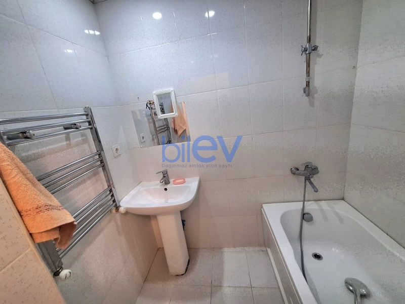 Aylıq Kirayə 3 otaqlı Yeni Tikili bina evi  80m², Bakı