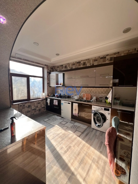 Satış 7 otaqlı Həyət evi  200m², Bakı