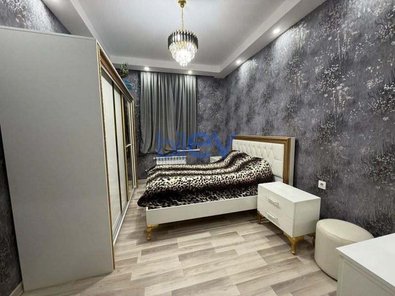 Satış 2 otaqlı Köhnə Tikili bina evi  75m², Bakı