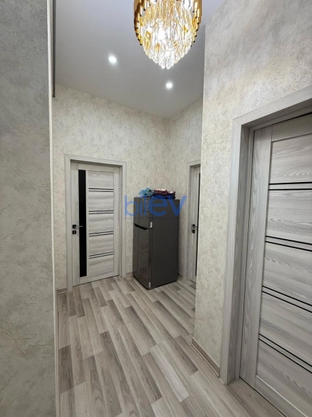 Satış 2 otaqlı Köhnə Tikili bina evi  75m², Bakı