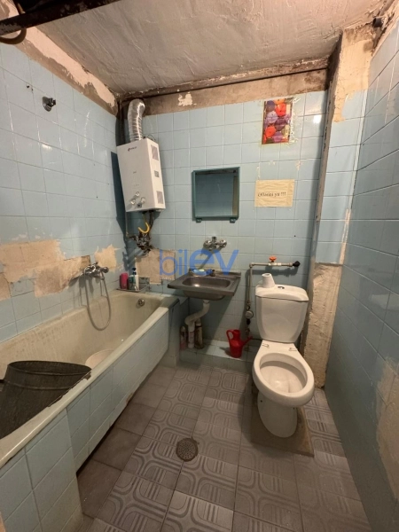 Satış 3 otaqlı Köhnə Tikili bina evi  65m², Bakı