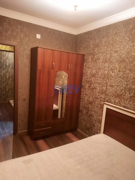 Aylıq Kirayə 2 otaqlı Köhnə Tikili bina evi  60m², Bakı