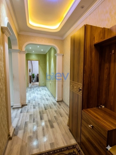 Satış 3 otaqlı Köhnə Tikili bina evi  85m², Bakı