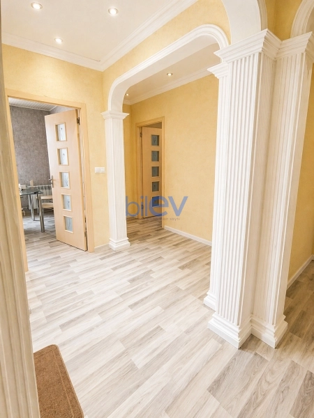 Satış 3 otaqlı Köhnə Tikili bina evi  85m², Bakı