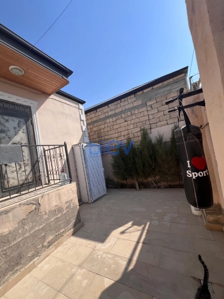 Aylıq Kirayə 2 otaqlı Həyət evi  80m², Bakı