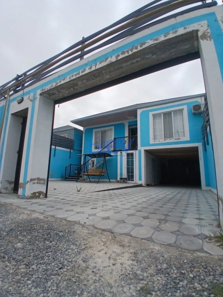 Aylıq Kirayə 3 otaqlı Həyət evi  200m², Bakı