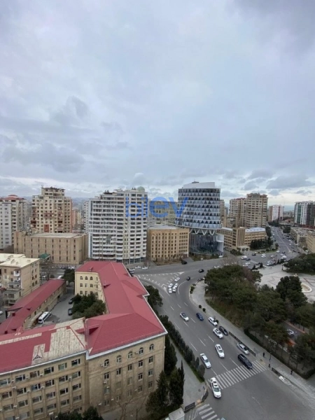 Satış 5 otaqlı Yeni Tikili bina evi  215m², Bakı