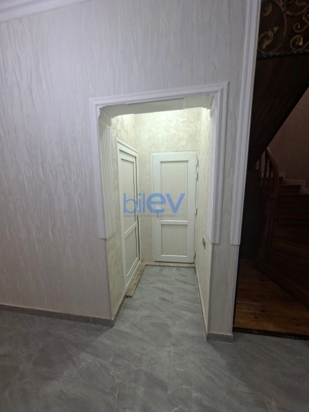 Satış 8 otaqlı Həyət evi  300m², Bakı