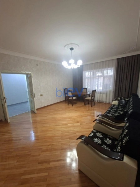 Satış 8 otaqlı Həyət evi  300m², Bakı
