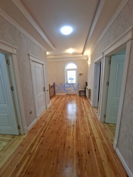Satış 8 otaqlı Həyət evi  300m², Bakı