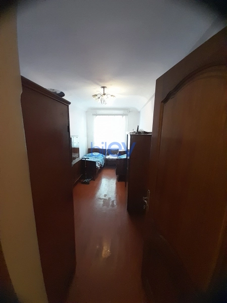 Satış 3 otaqlı Köhnə Tikili bina evi  75m², Bakı