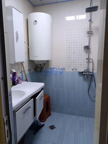 Aylıq Kirayə 2 otaqlı Köhnə Tikili bina evi  55m², Bakı