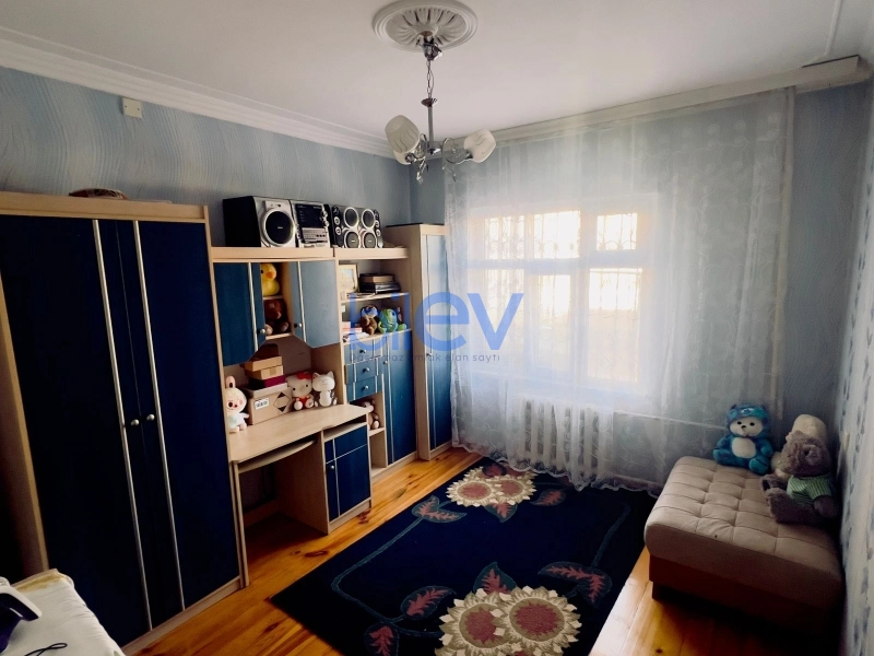 Satış 4 otaqlı Köhnə Tikili bina evi  110m², Bakı