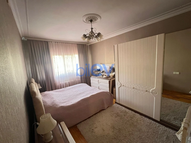 Satış 4 otaqlı Köhnə Tikili bina evi  110m², Bakı